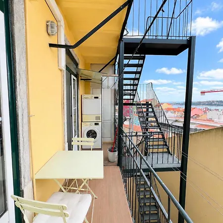 Lovely Flat Close To Estrela And Lapa Daire Lisboa
